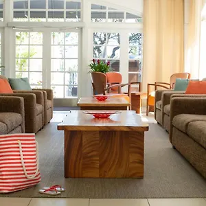 Coconut Waikiki - No Fee Hotel
